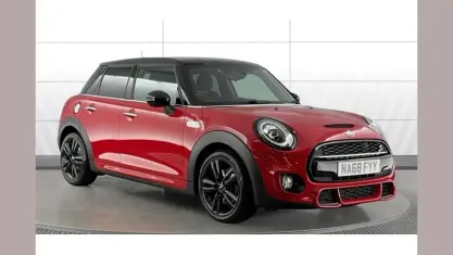 Used Mini Cooper S Hatch 192 HP (141 kW) 2018 Red Hatchback
