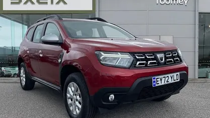 Used Dacia Duster Comfort 90 HP (66 kW) 2022 Red SUV