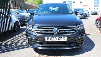 Usado VW Tiguan R-line 150 HP (110 kW) 2023 Preto SUV