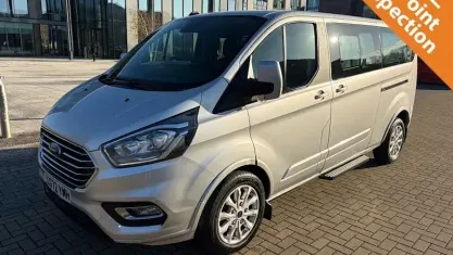 Begagnad Ford Tourneo Titanium 131 HK (96 kW) 2023 Minibuss