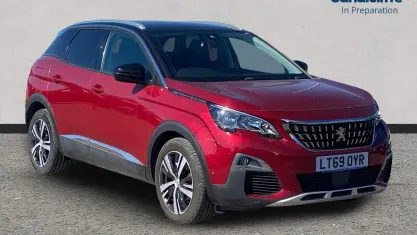 Używany Peugeot 3008 Allure 131 KM (96 kW) 2019 Czerwony SUV