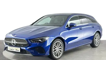 Used Mercedes CLA180 Shooting Brake Executive 136 HP (100 kW) 2025 Blue Estate