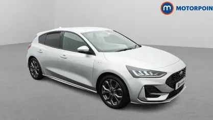 Used Ford Focus ST-Line 125 HP (91 kW) 2023 Silver Hatchback