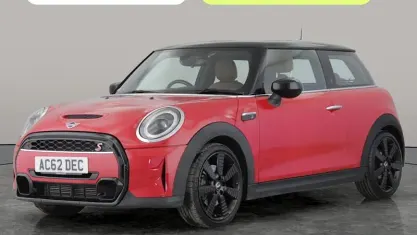 Used Mini Cooper S Exclusive 178 HP (130 kW) 2022 Red Hatchback