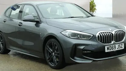 Usado BMW 118 M Sport 140 HP (102 kW) 2020 Cinzento Citadino