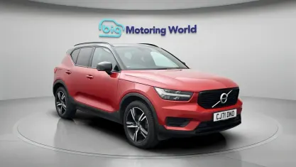 Used Volvo XC40 R-Design 163 HP (119 kW) 2021 Red SUV