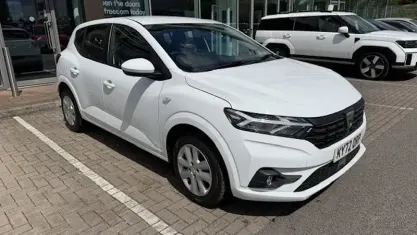 Second-hand Dacia Sandero Comfort 91 CP (66 kW) 2022 Alb Hatchback
