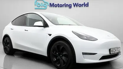 Used 2024 Tesla Model Y Long Range AWD SUV | £29,300 (Fair price)