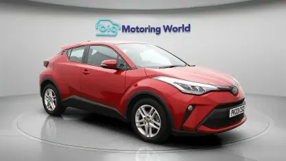 Usado Toyota C-HR 122 HP (89 kW) 2023 Vermelho SUV