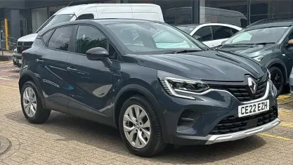 Used Renault Captur Iconic 91 HP (66 kW) 2022 Blue SUV