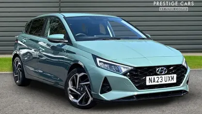 Used Hyundai i20 Premium 101 HP (74 kW) 2023 Green Hatchback