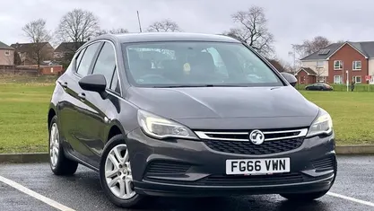 Used Vauxhall Astra Design Edition 101 HP (74 kW) 2018 Hatchback