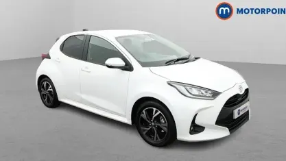 Used Toyota Yaris Design 116 HP (85 kW) 2025 White Hatchback