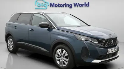 Usado Peugeot 5008 Active 131 HP (96 kW) 2024 Azul SUV