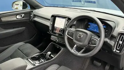 Usado Volvo XC40 Plus 163 HP (119 kW) 2026 SUV