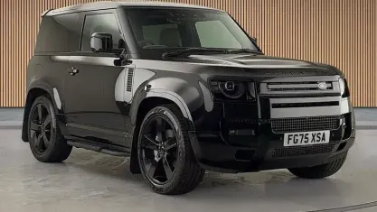 Used Land Rover Defender HSE Dynamic 350 HP (257 kW) 2025 Santorini black SUV