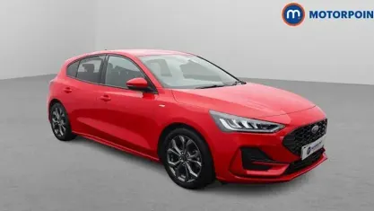 Used Ford Focus ST-Line 125 HP (91 kW) 2023 Red Hatchback