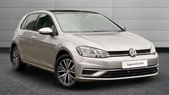 Used 2017 VW Golf VII SE Hatchback | £14,650 (Fair price)