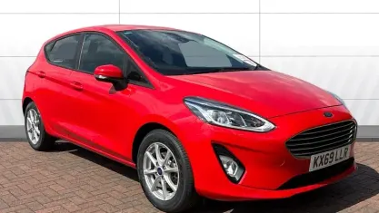 Usado Ford Fiesta Zetec 86 HP (63 kW) 2019 Vermelho Citadino