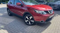 Red Used 2017 Nissan Qashqai N-Connecta SUV | £9,290 (Fair price)