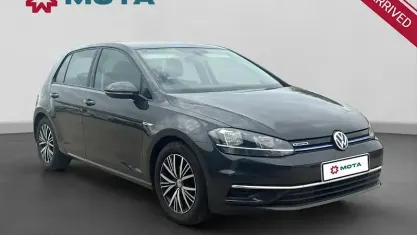 Used VW Golf VII SE 131 HP (96 kW) 2018 Hatchback