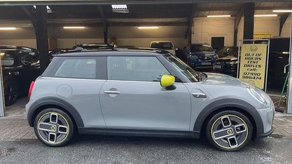 Używany Mini Cooper Level 1 135 kW (184 KM) 2023 Hatchback