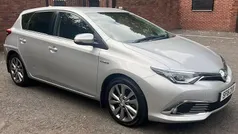 Used 2016 Toyota Auris Hybrid Hatchback | £10,688 (Fair price)