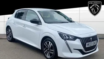 Used Peugeot 208 Allure+ 102 HP (75 kW) 2023 White Hatchback