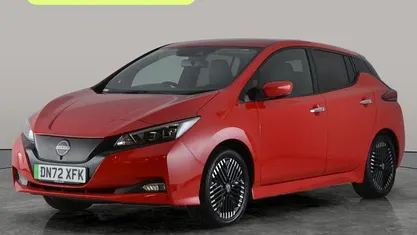 Begagnad Nissan Leaf Tekna 110 kW (150 HK) 2025 Halvkombi