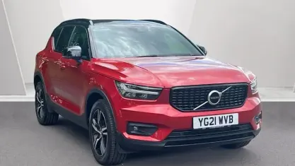 Usado Volvo XC40 R-Design 163 CV (119 kW) 2021 Rojo SUV