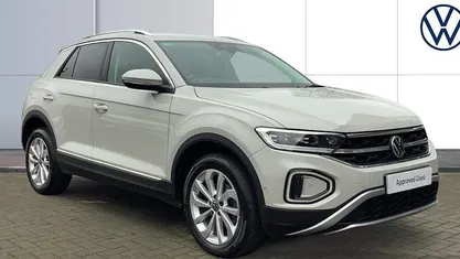 Used 2025 VW T-Roc Style SUV | £22,597 (Fair price)