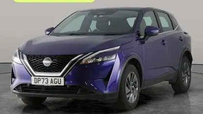 Usado Nissan Qashqai Acenta Premium 158 HP (116 kW) 2023 Azul SUV