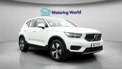 Used Volvo XC40 Inscription 211 HP (155 kW) 2021 White SUV