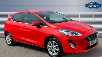 Used Ford Fiesta Zetec 101 HP (74 kW) 2017 Red Hatchback