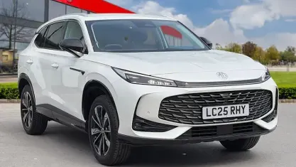 Used MG HS Trophy 170 HP (125 kW) 2025 White SUV