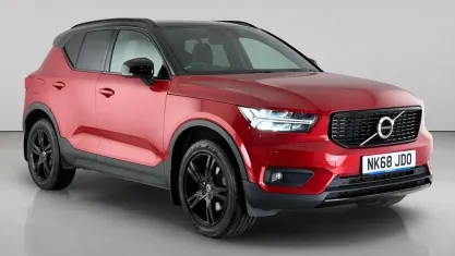 Used Volvo XC40 R-Design 190 HP (139 kW) 2019 Red SUV