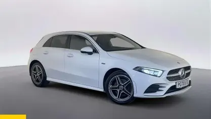 Begagnad Mercedes A250 AMG line 218 HK (160 kW) 2020 Vit Halvkombi