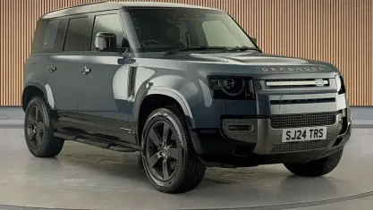 Used Land Rover Defender HSE Dynamic 250 HP (183 kW) 2024 Nebelquell blue SUV