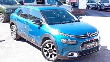 Gebraucht Citroën C4 Cactus Flair 110 PS (80 kW) 2019 Blau Kleinwagen