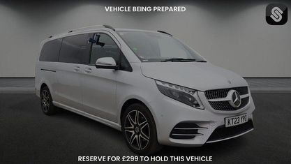 Usado Mercedes V220 AMG line 163 HP (119 kW) 2023 Prateado Monovolume