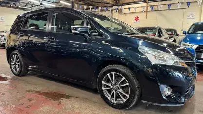 Used Toyota Verso 147 HP (108 kW) 2014 Grey MPV