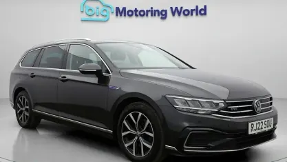 Used VW Passat GTE 218 HP (160 kW) 2022 Grey Estate