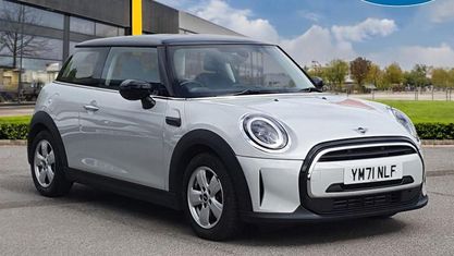 Usado Mini Cooper Classic 136 HP (100 kW) 2022 Prateado Citadino