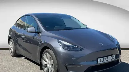Usado Tesla Model Y Long Range AWD 286 kW (389 HP) 2025 SUV