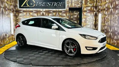 Used Ford Focus ST-Line X 140 HP (102 kW) 2017 White Hatchback