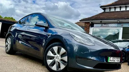 Begagnad Tesla Model Y Long Range AWD 286 kW (389 HK) 2025 SUV