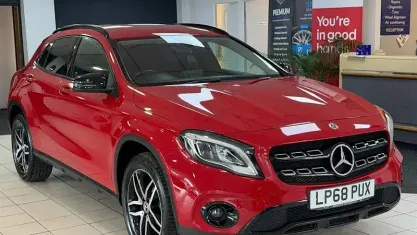 Usado Mercedes GLA180 Urban 122 HP (89 kW) 2020 SUV