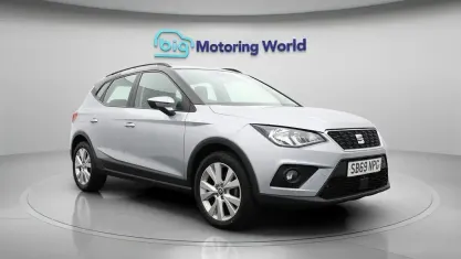 Used Seat Arona SE Technology 116 HP (85 kW) 2020 Silver SUV