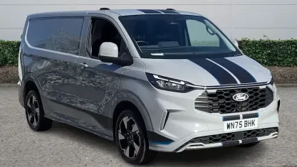 Usado Ford Transit Custom Sport 170 HP (125 kW) 2025 Van