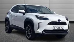 White Used 2022 Toyota Yaris Cross SUV | £20,550 (Fair price)
